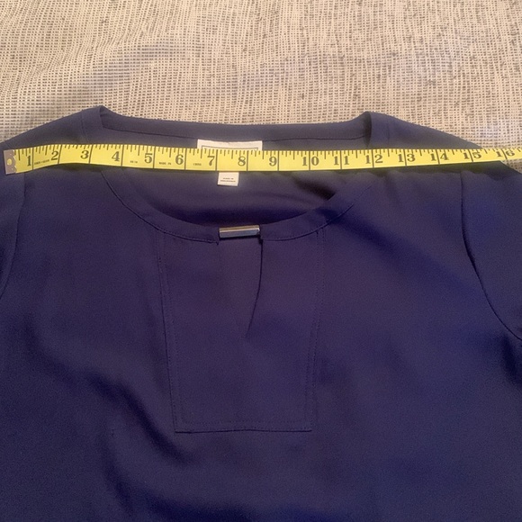 Dana Buchman navy blue shirt. Size M - Picture 9 of 9